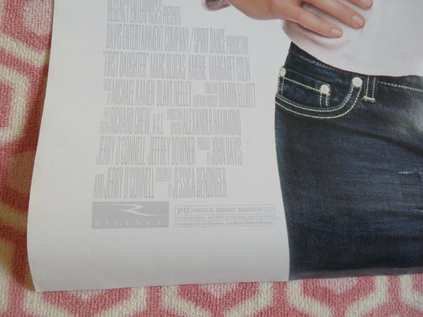 FIRST DAUGHTER US ROLLED POSTER KATIE HOLMES 2004 Rendezvous Cinema Movie posters