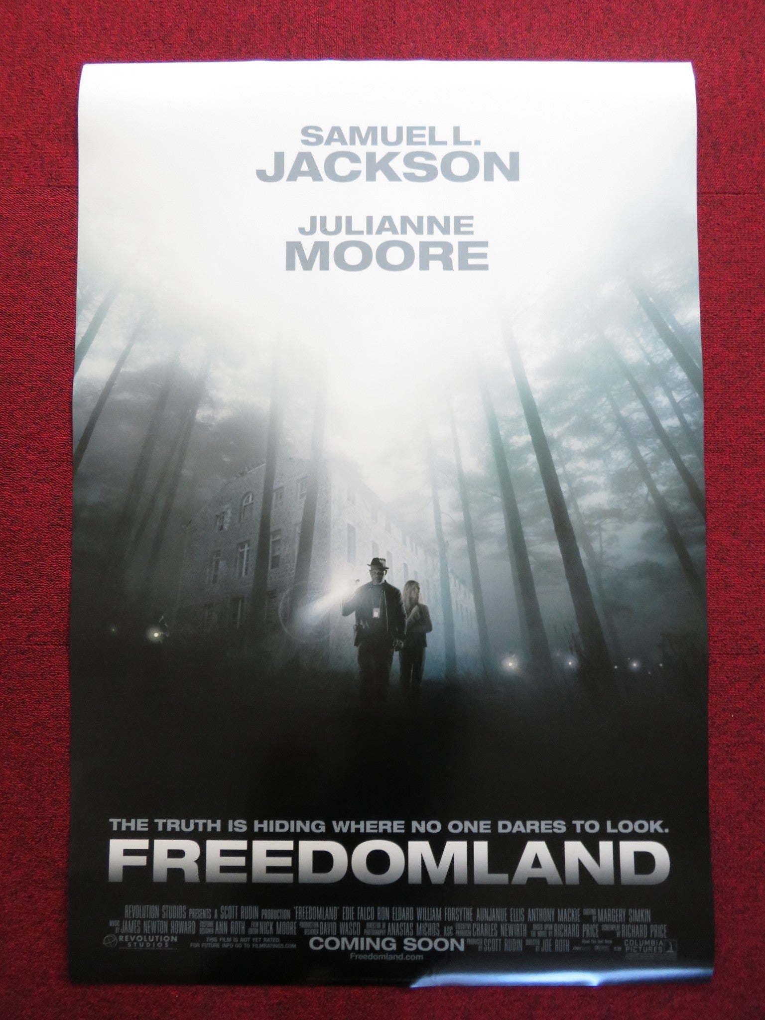 FREEDOMLAND US ONE SHEET ROLLED POSTER SAMUEL L.JACKSON JULIANNE MOORE 2006 Rendezvous Cinema Movie posters