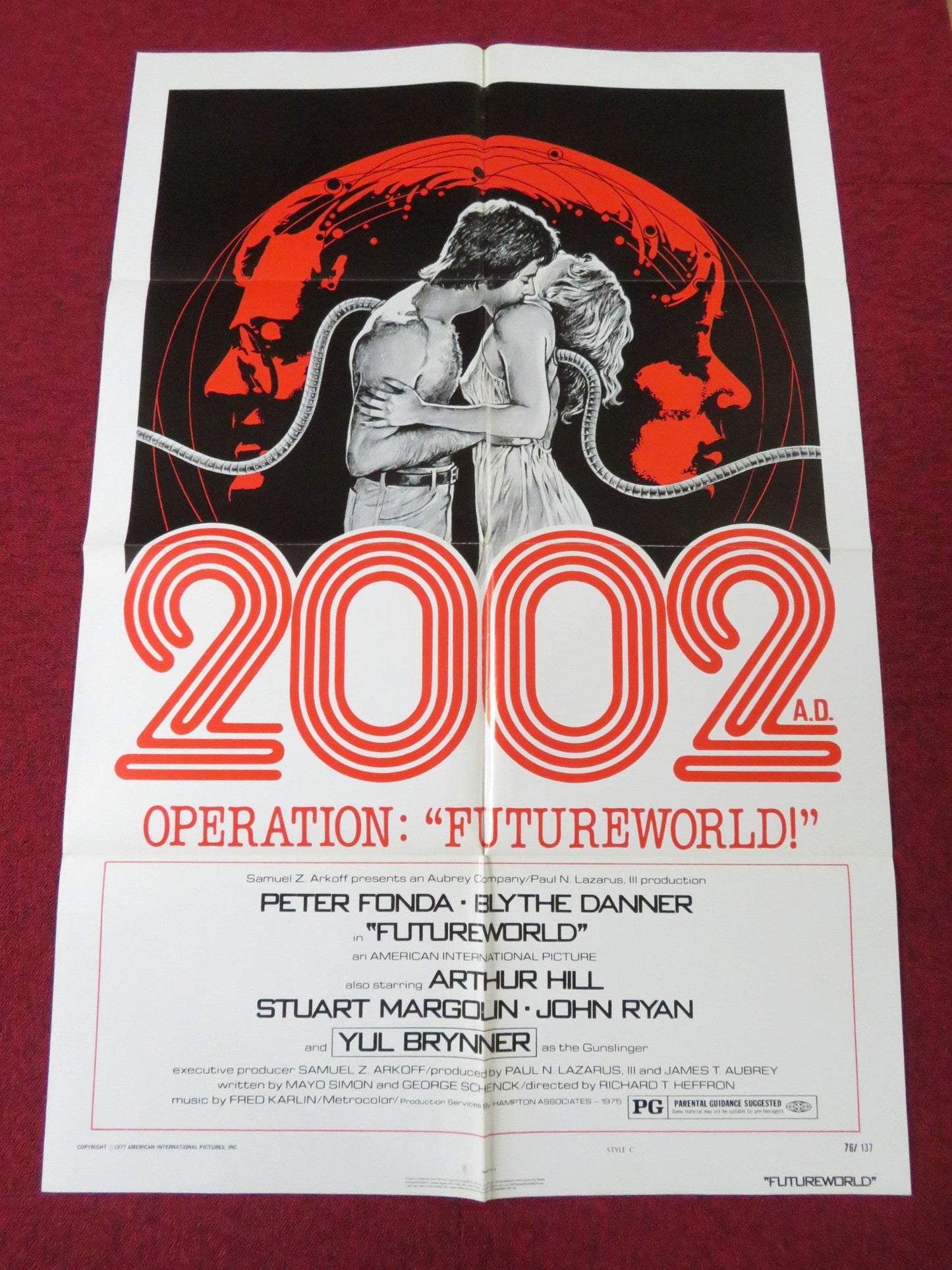 FUTUREWORLD - STYLE C FOLDED US ONE SHEET POSTER PETER FONDA YUL BRYNNER 1976 Rendezvous Cinema Movie posters