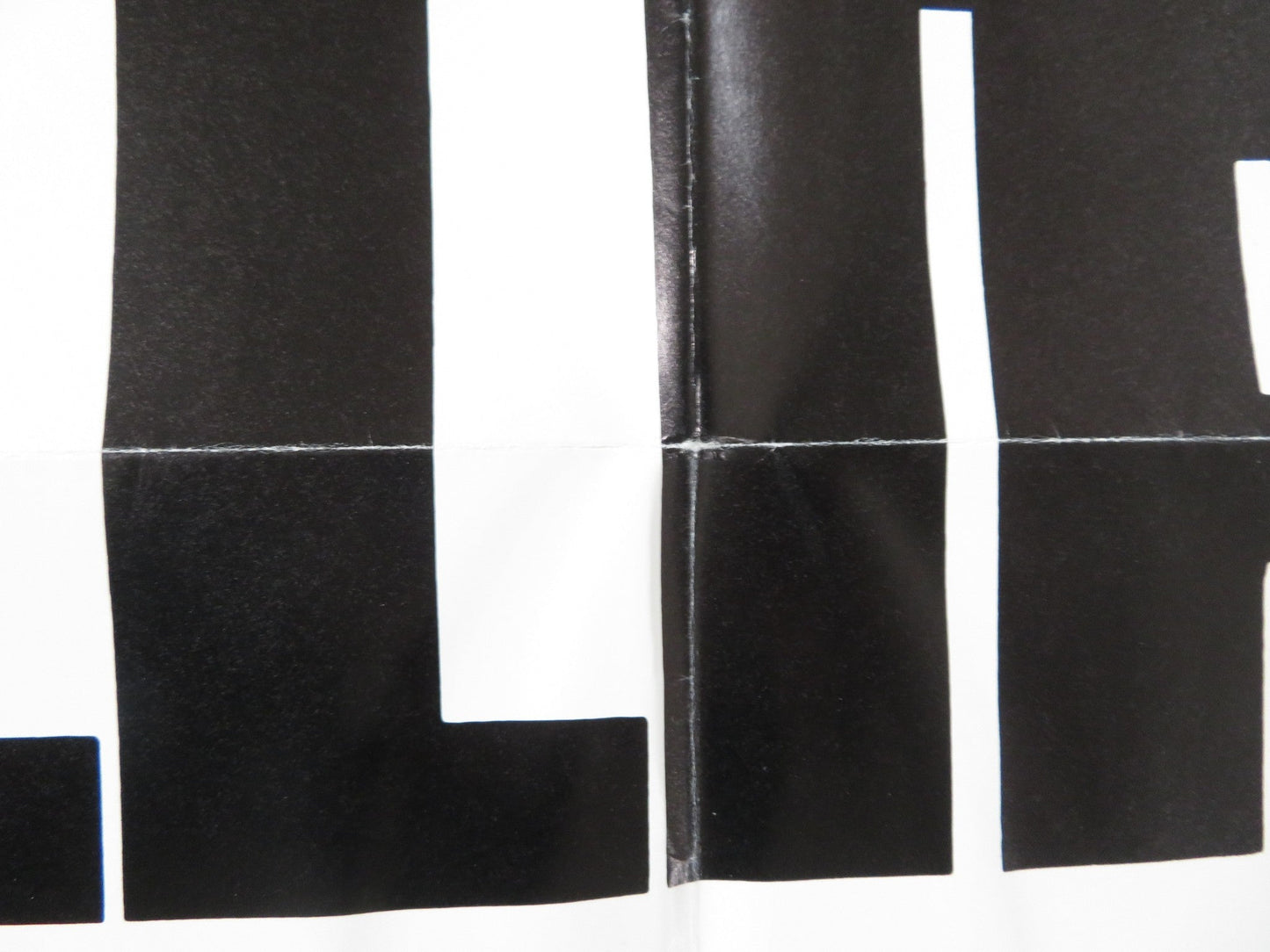 GALLIPOLI - A FOLDED US ONE SHEET POSTER MEL GIBSON MARK LEE 1975 Rendezvous Cinema Movie posters