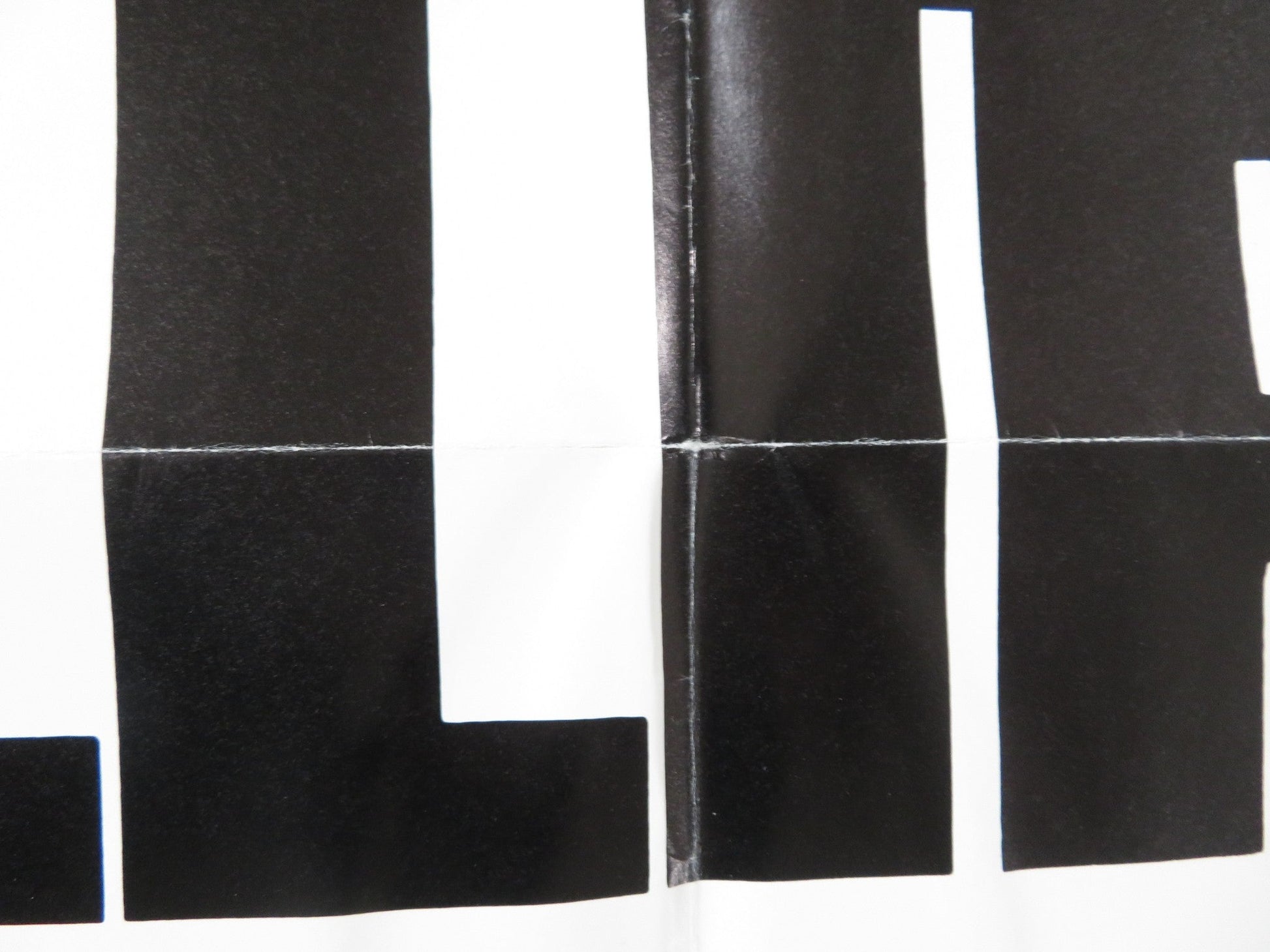 GALLIPOLI - A FOLDED US ONE SHEET POSTER MEL GIBSON MARK LEE 1975 Rendezvous Cinema Movie posters