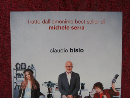 GLI SDRAIATI ITALIAN LOCANDINA (26.5"x12.5") POSTER CLAUDIO BISIO 2017 Movie posters