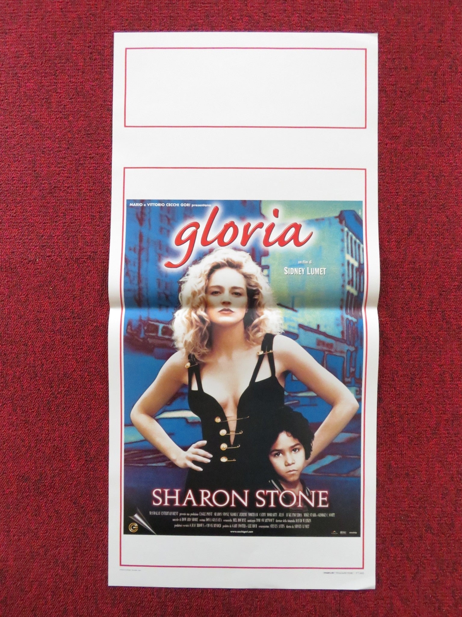 GLORIA ITALIAN LOCANDINA POSTER SHARON STONE GEORGE C. SCOTT 1999 Rendezvous Cinema Movie posters