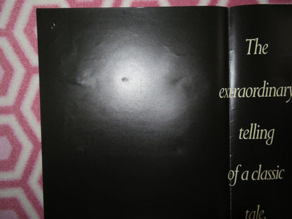 HAMLET QUAD (30" x 40") POSTER MEL GIBSON GLENN CLOSE 1990 Movie posters