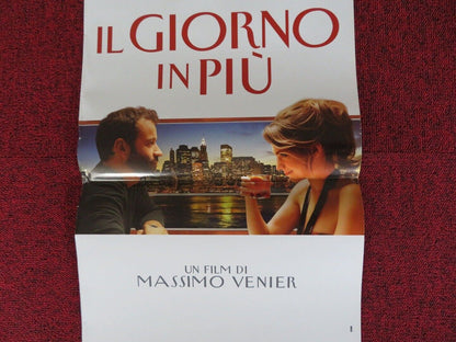 IL GIORNO IN PIU / one day more ITALIAN LOCANDINA (27"x12.5") POSTER 2011 - Rendezvous Cinema