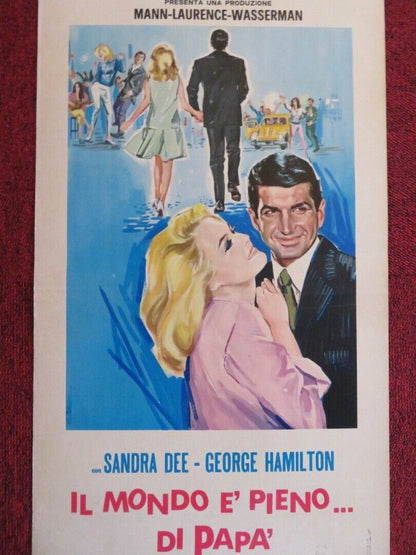 IL MONDO E' PIENO DI PAPA' ITALIAN LOCANDINA (27.5"x13") POSTER S DEE 1968 Movie posters