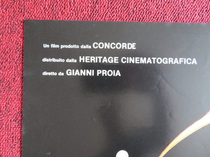 SIAMO FATTI COSI: AIUTO! - D ITALIAN FOTOBUSTA POSTER MAX TURILLI 1980 - Rendezvous Cinema