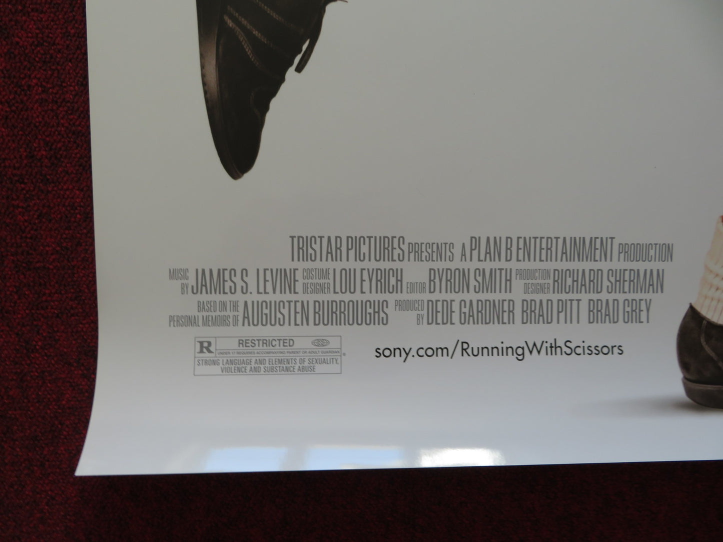 RUNNING WITH SCISSORS US ONE SHEET ROLLED POSTER JOSEPH FIENNES A. BENING 2006 - Rendezvous Cinema