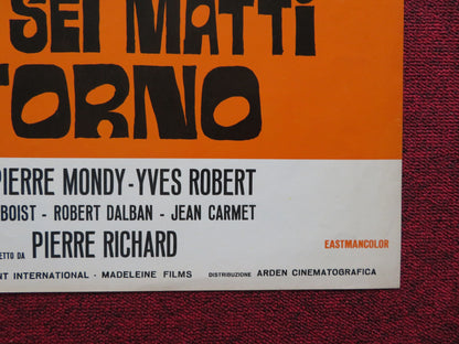 ALTO, BIONDA, E...CON SEI MATTI INTORNO ITALIAN FOGLIO POSTER P. RICHARD 1972 - Rendezvous Cinema