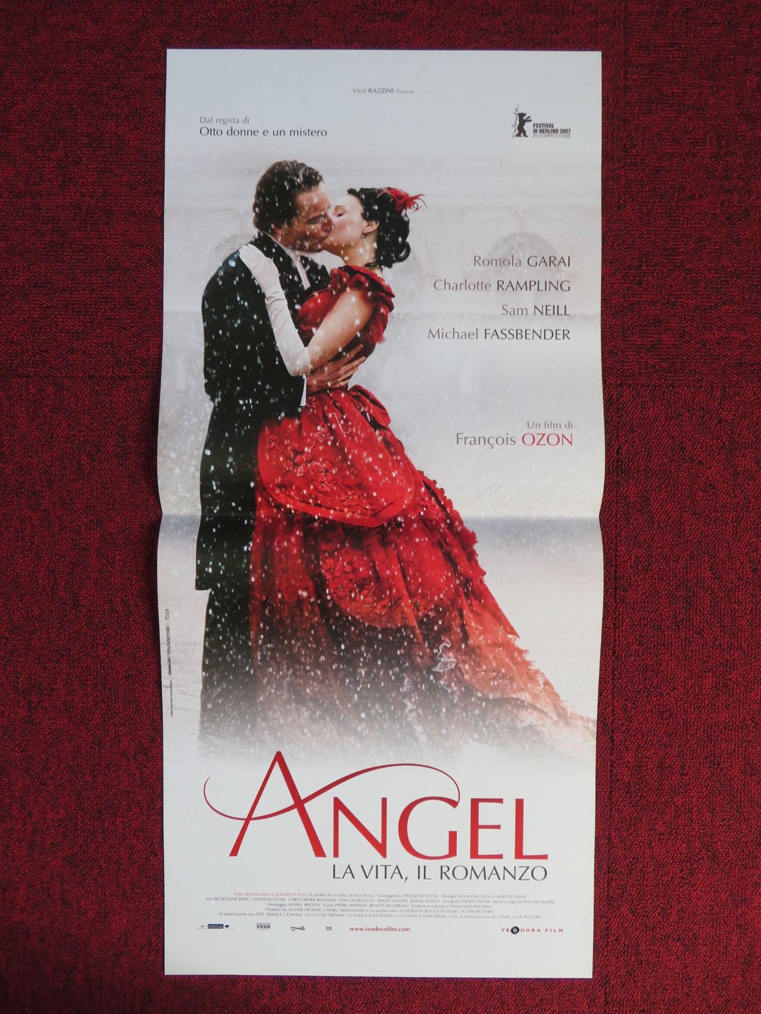ANGEL LA VITA IL ROMANZA ITALIAN LOCANDINA POSTER SAM NEILL M. FASSBENDER 2007 - Rendezvous Cinema