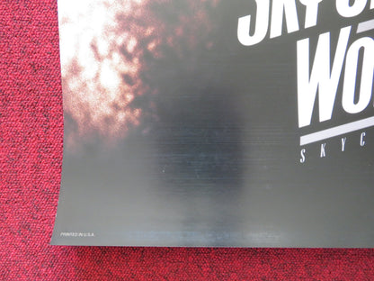 SKY CAPTAIN AND THE WORLD OF TOMORROW US ONE SHEET ROLLED POSTER JUDE LAW 2004 - Rendezvous Cinema