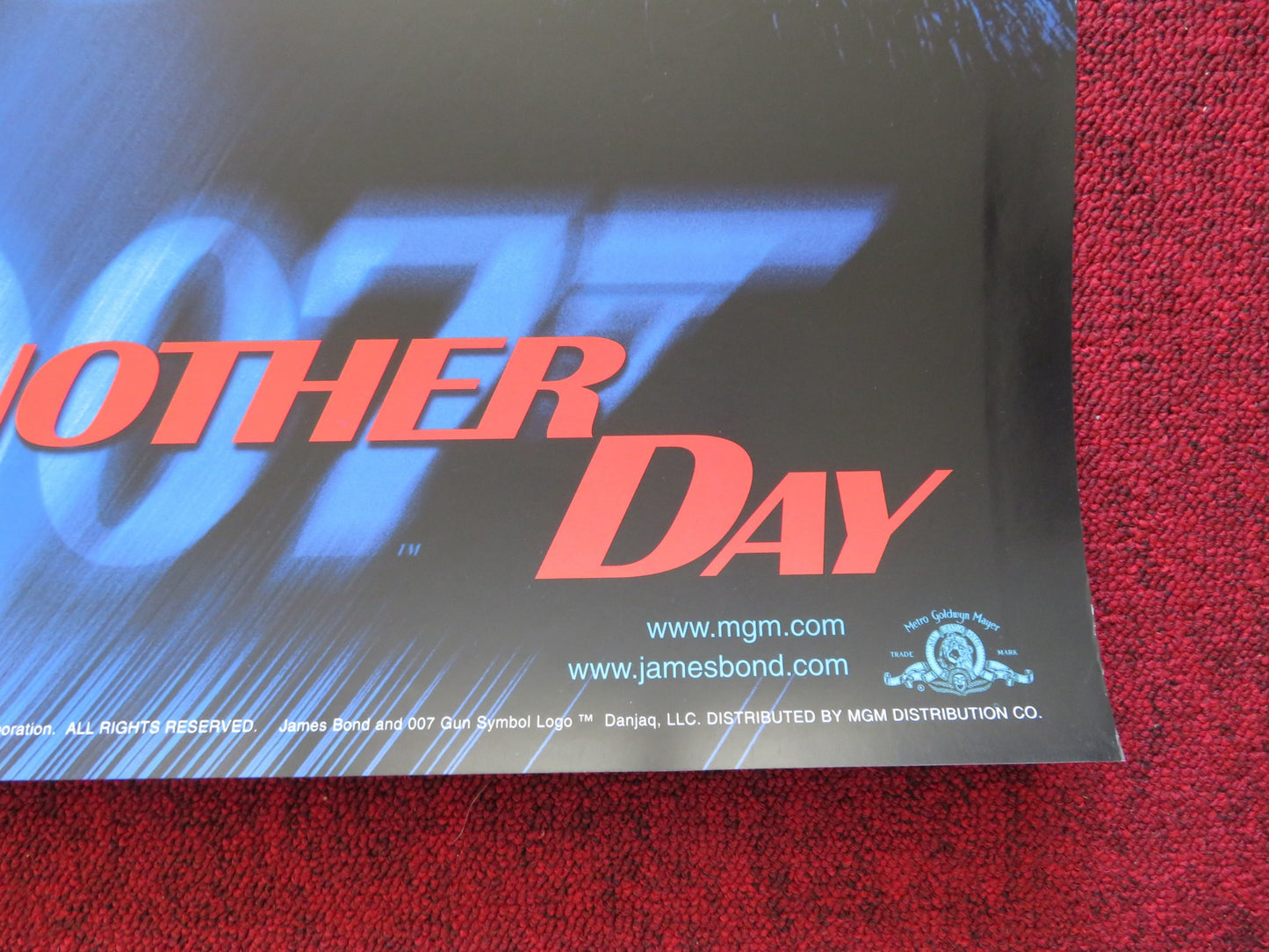 DIE ANOTHER DAY - A US ONE SHEET ROLLED POSTER TOBY STEPHENS PIERCE BROSNAN 2002 - Rendezvous Cinema