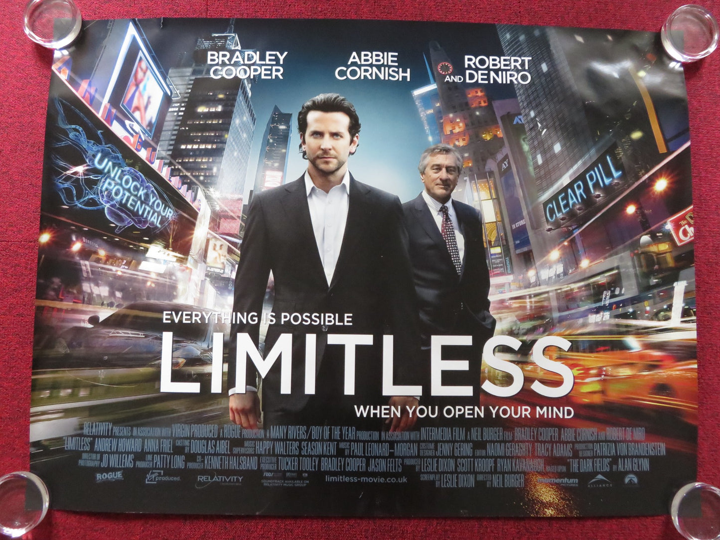 Limitless - Bradley Cooper - Robert De Niro - Adam Fields Productions