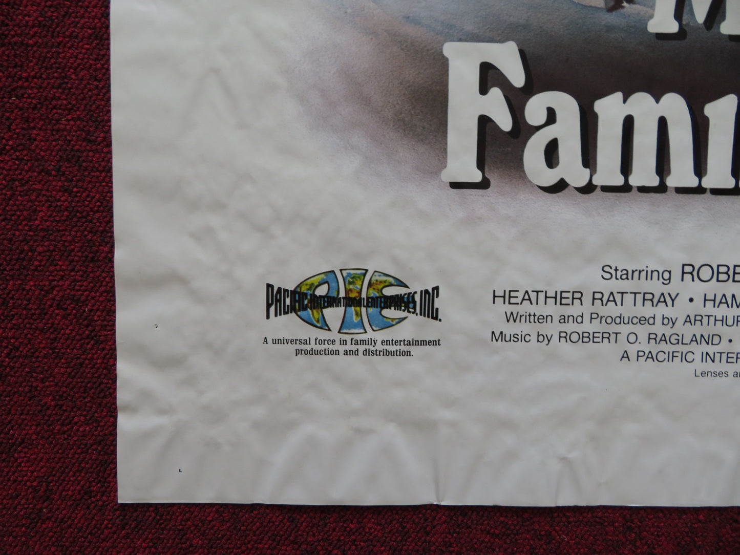 MOUNTAIN FAMILY ROBINSON FOLDED US ONE SHEET POSTER ROBERT F. LOGAN 1979 - Rendezvous Cinema