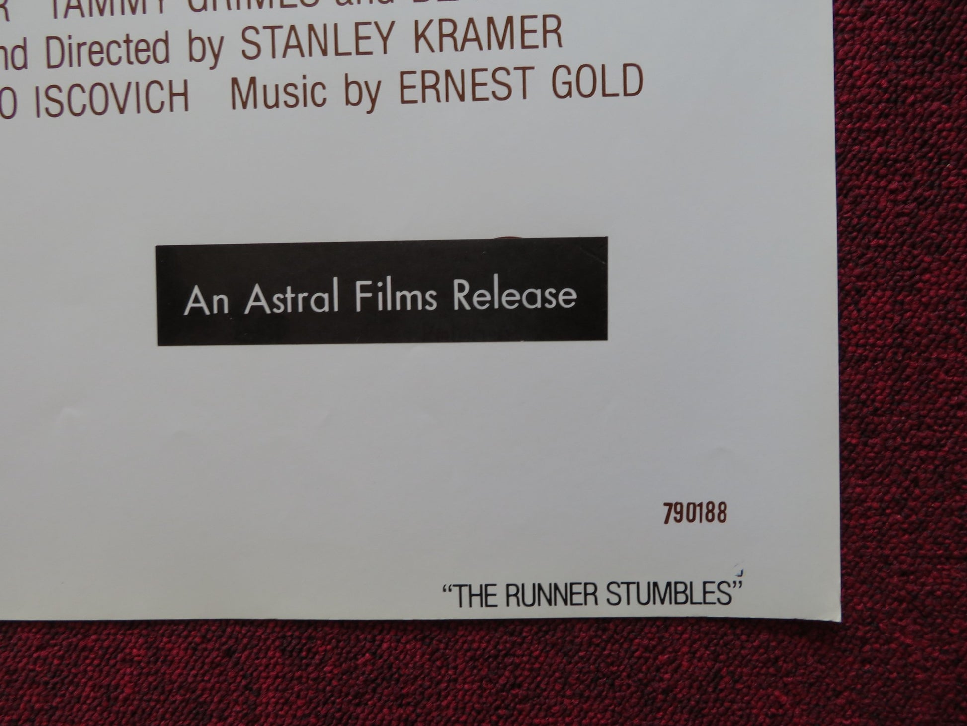 THE RUNNER STUMBLES FOLDED US ONE SHEET POSTER DICK VAN DYKE K. QUINLAN 1979 - Rendezvous Cinema