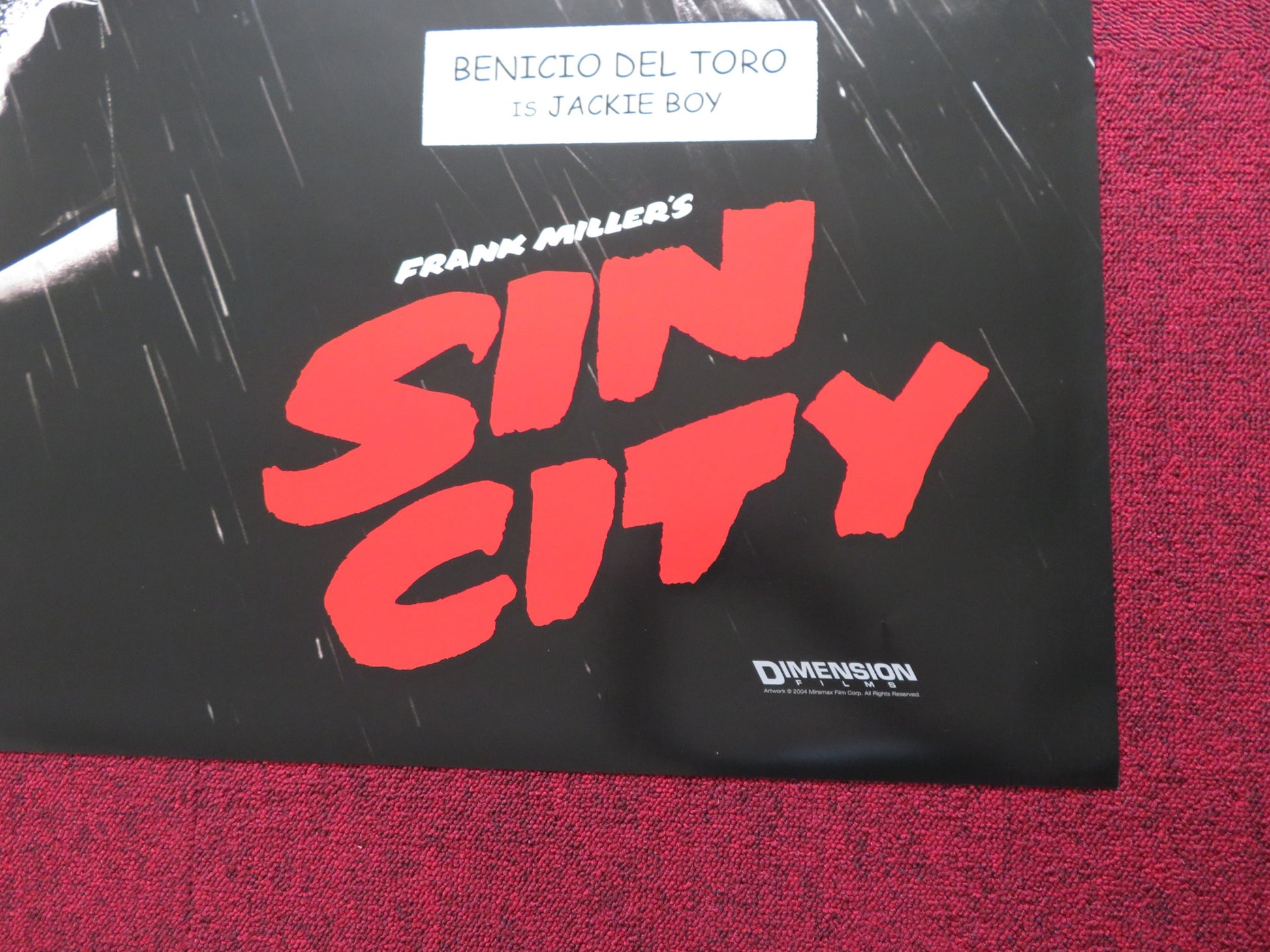 SIN CITY - B US ONE SHEET ROLLED POSTER BENICIO DEL TORO 2004 - Rendezvous Cinema