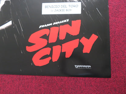 SIN CITY - B US ONE SHEET ROLLED POSTER BENICIO DEL TORO 2004 - Rendezvous Cinema