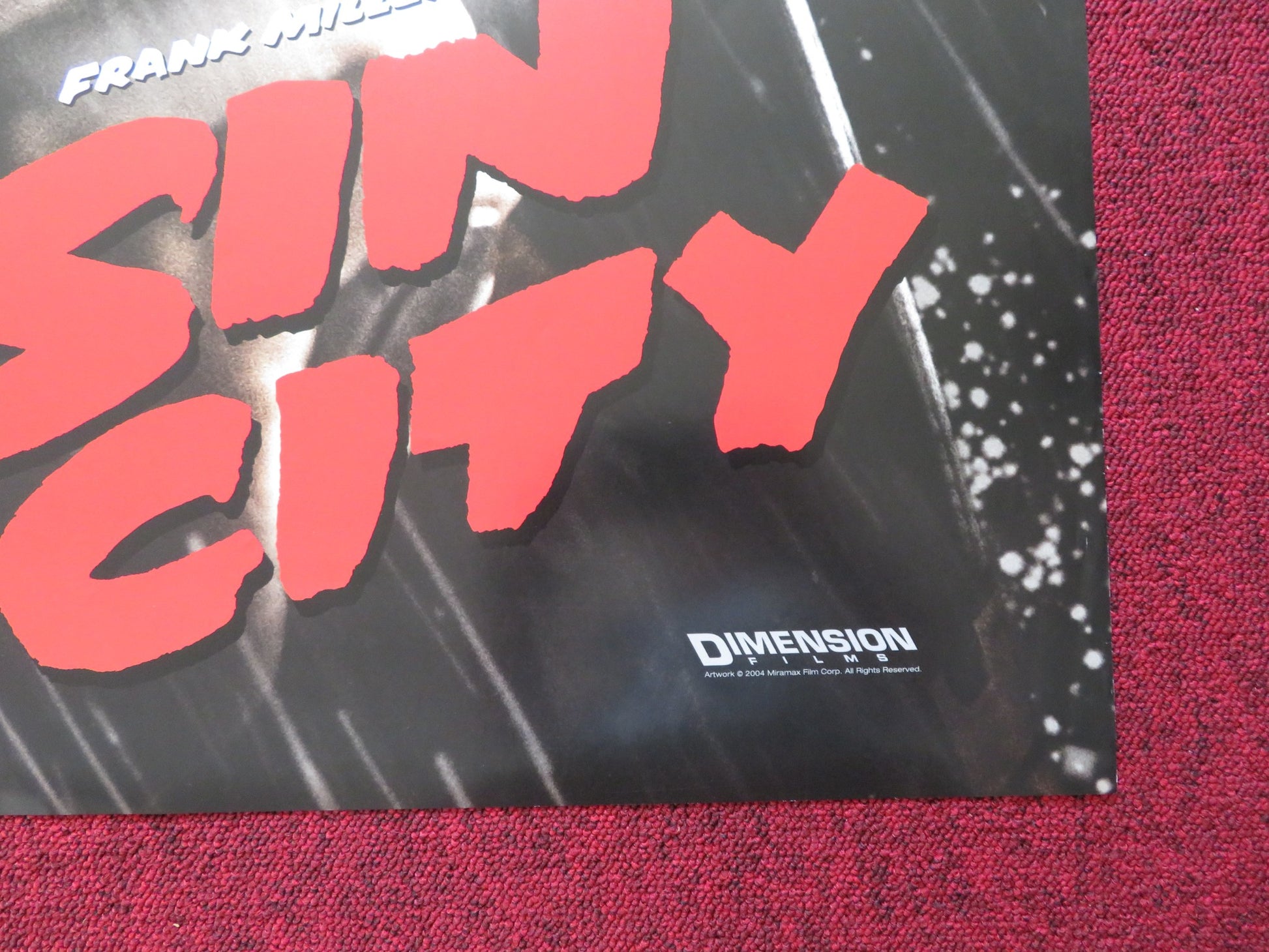 SIN CITY - A US ONE SHEET ROLLED POSTER CLIVE OWEN JESSICA ALBA 2004 - Rendezvous Cinema