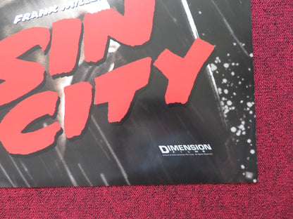 SIN CITY - A US ONE SHEET ROLLED POSTER CLIVE OWEN JESSICA ALBA 2004 - Rendezvous Cinema
