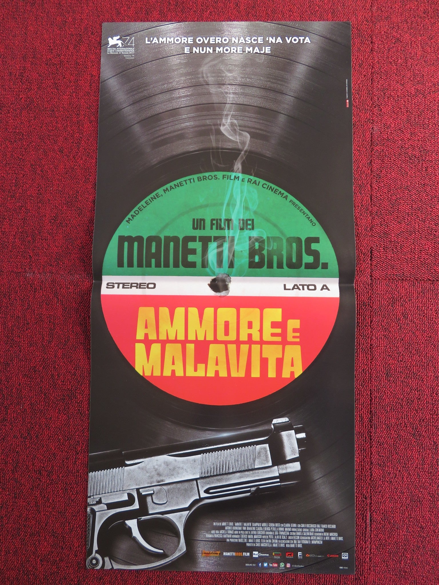 AMMORE E MALAVITA ITALIAN LOCANDINA POSTER CLAUDIA GERINI CARLO BUCCIROSSO 2017 - Rendezvous Cinema