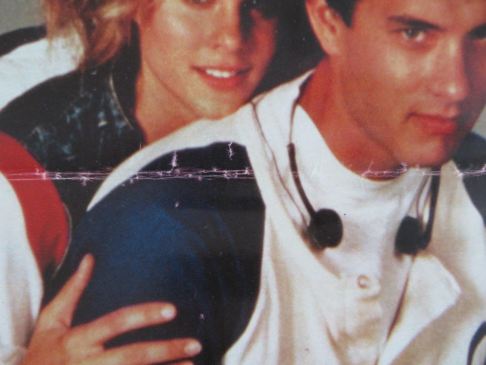 THE MAN WITH ONE RED SHOE ITALIAN FOTOBUSTA POSTER TOM HANKS LORI SINGER 1985 - Rendezvous Cinema