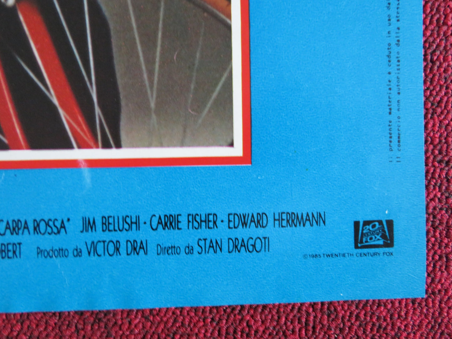 THE MAN WITH ONE RED SHOE ITALIAN FOTOBUSTA POSTER TOM HANKS LORI SINGER 1985 - Rendezvous Cinema