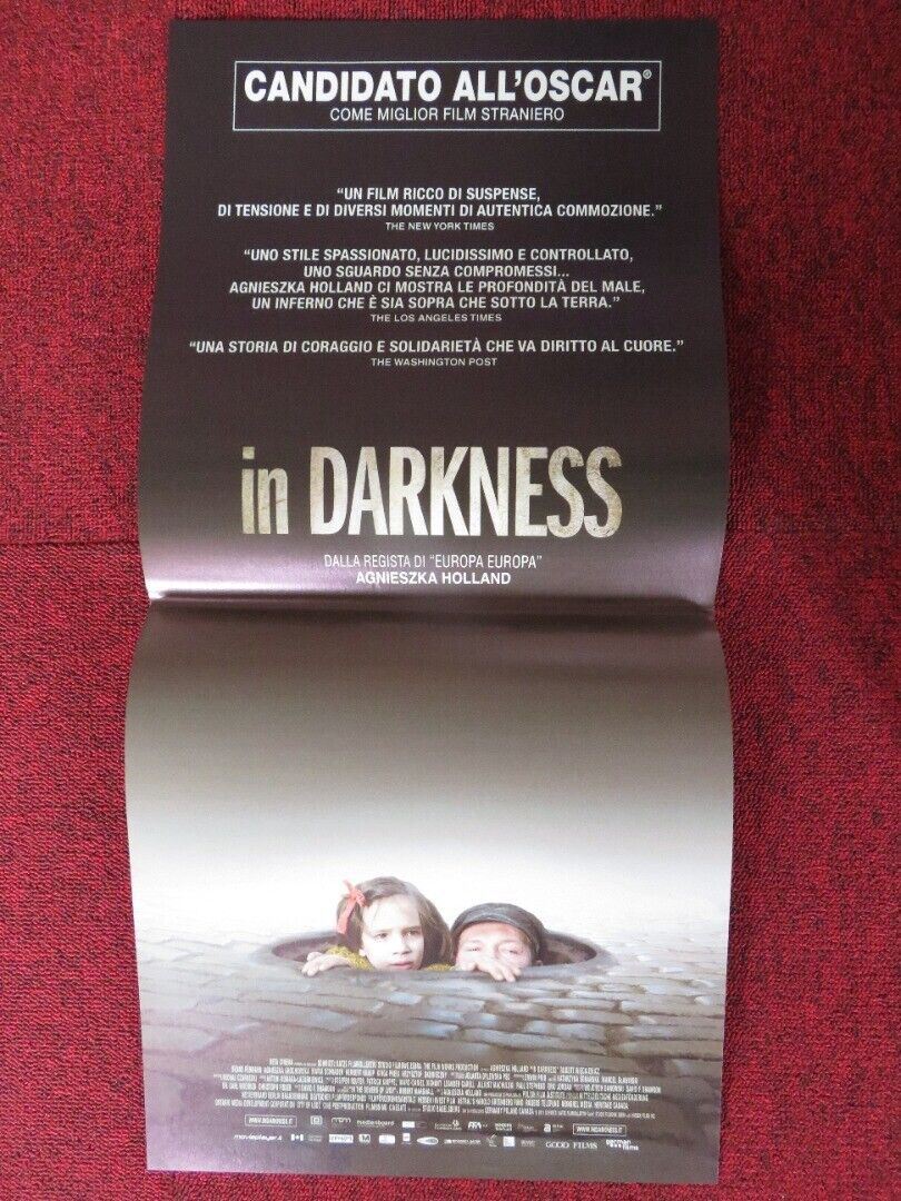 IN DARKNESS ITALIAN LOCANDINA (26.5"x12.5") POSTER ROBERT WIECKIEWICZ 2011 - Rendezvous Cinema
