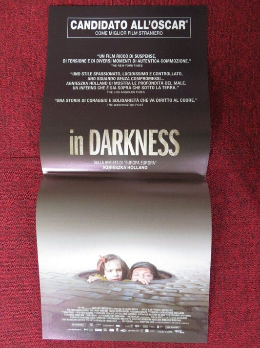 IN DARKNESS ITALIAN LOCANDINA (26.5"x12.5") POSTER ROBERT WIECKIEWICZ 2011 - Rendezvous Cinema
