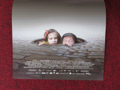 IN DARKNESS ITALIAN LOCANDINA (26.5"x12.5") POSTER ROBERT WIECKIEWICZ 2011 - Rendezvous Cinema