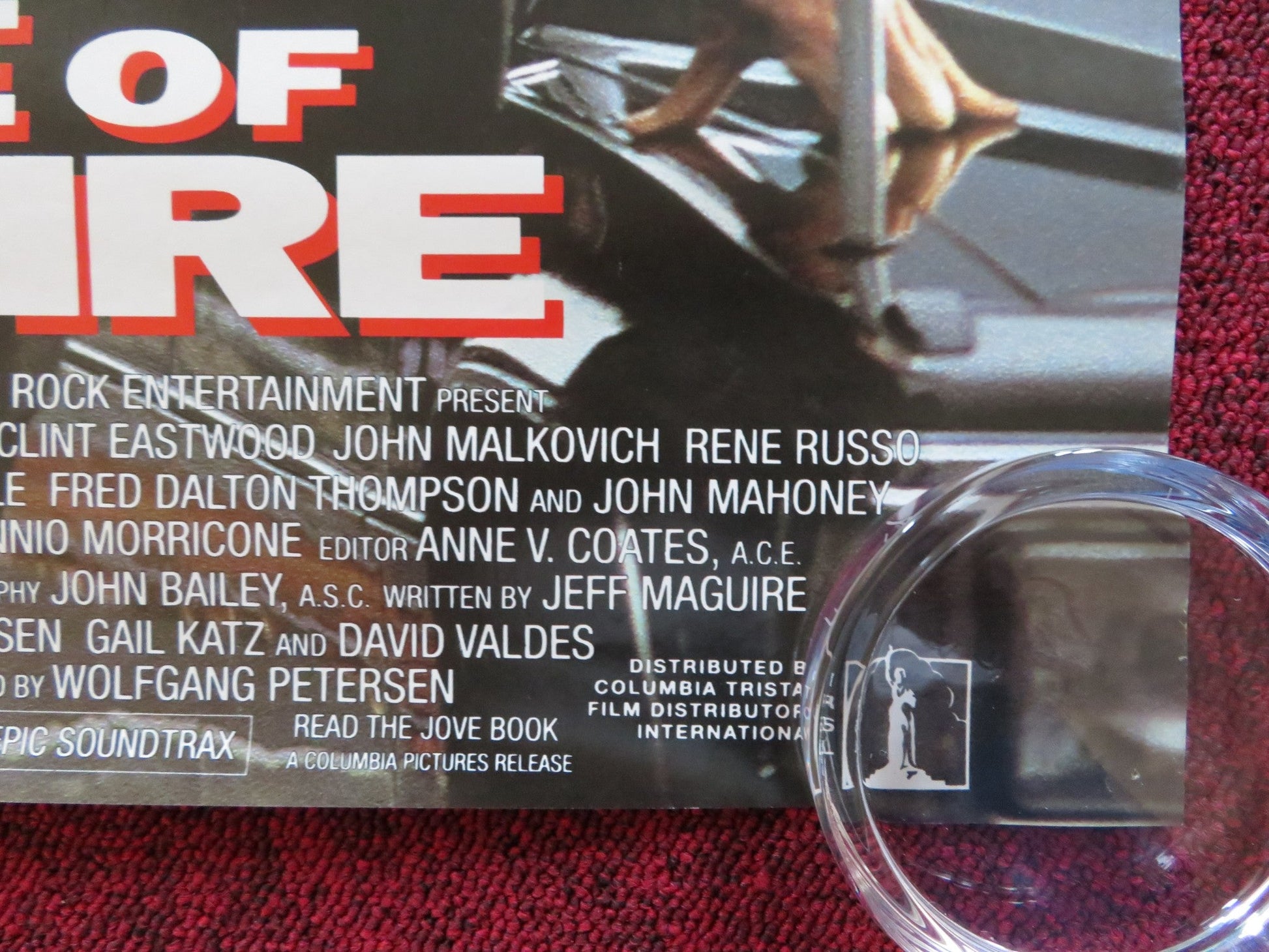 IN THE LINE OF FIRE VHS VIDEO POSTER CLINT EASTWOOD JOHN MALKOVICH 1993 Rendezvous Cinema Movie posters