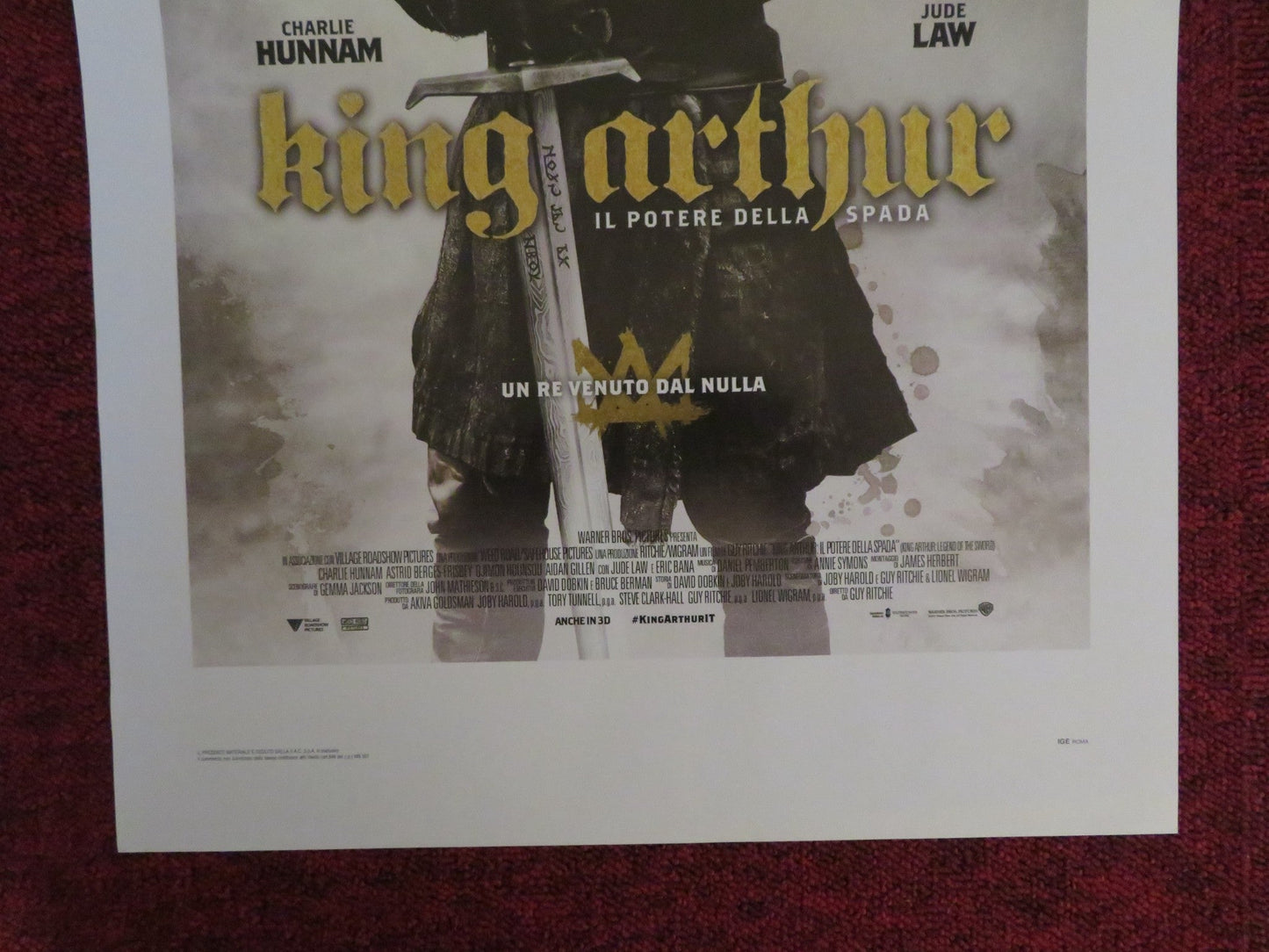 KING ARTHUR LEGEND OF THE SWORD ITALIAN LOCANDINA POSTER JUDE LAW HUNNAM 2017 Rendezvous Cinema Movie posters