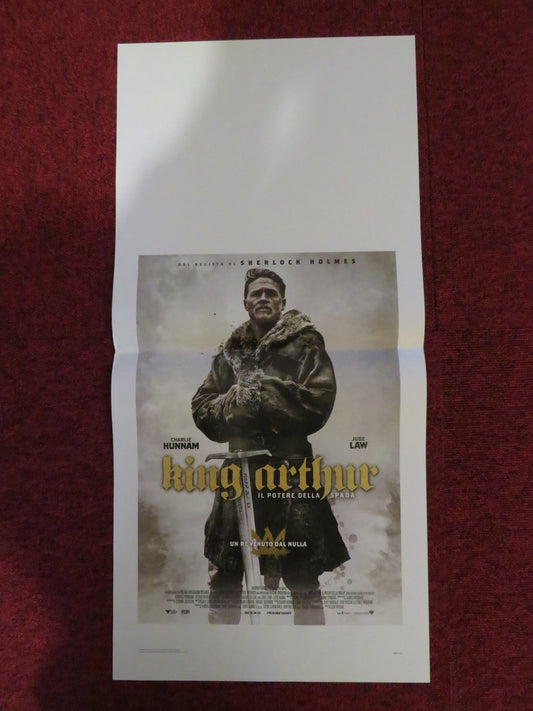 KING ARTHUR LEGEND OF THE SWORD ITALIAN LOCANDINA POSTER JUDE LAW HUNNAM 2017 Rendezvous Cinema Movie posters