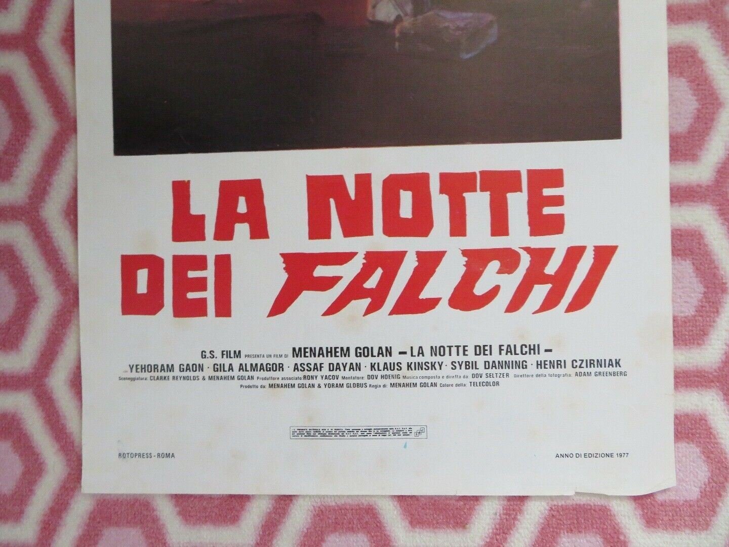 LA NOTTE DEI FALCHI ITALIAN LOCANDINA (27.5"x 13") POSTER GILA ALMAGOR 1977 - Rendezvous Cinema