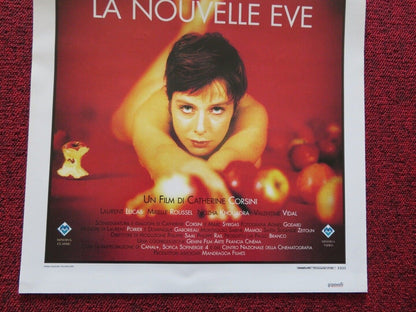 LA NOUVELLE EVE - UNA ... ITALIAN LOCANDINA (27.5"x13") POSTER 2000 - Rendezvous Cinema