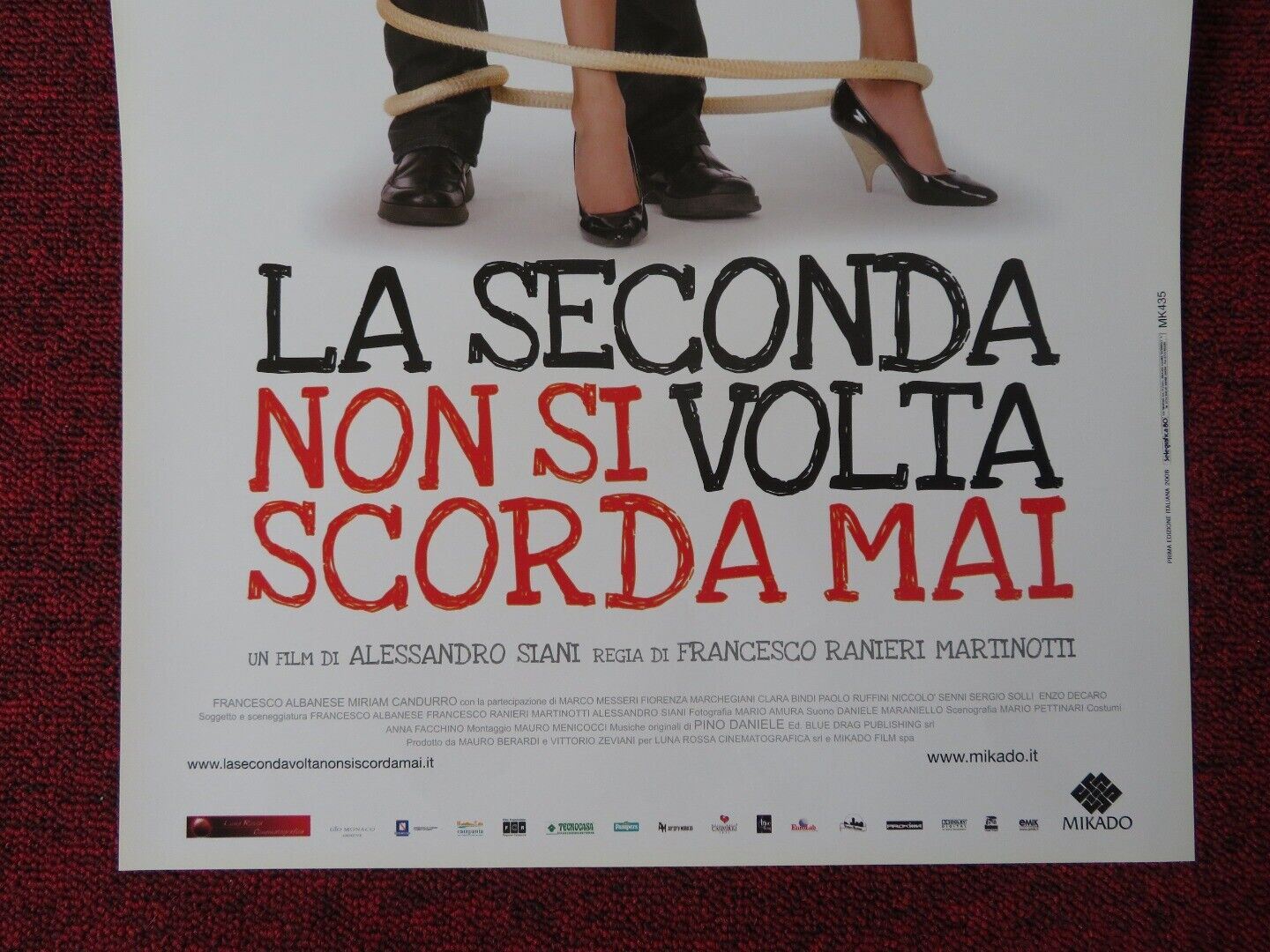 LA SECONDA NON SI VOLTA SCORDA MAI ITALIAN LOCANDINA (26.5"x12.5") POSTER 2008 Movie posters