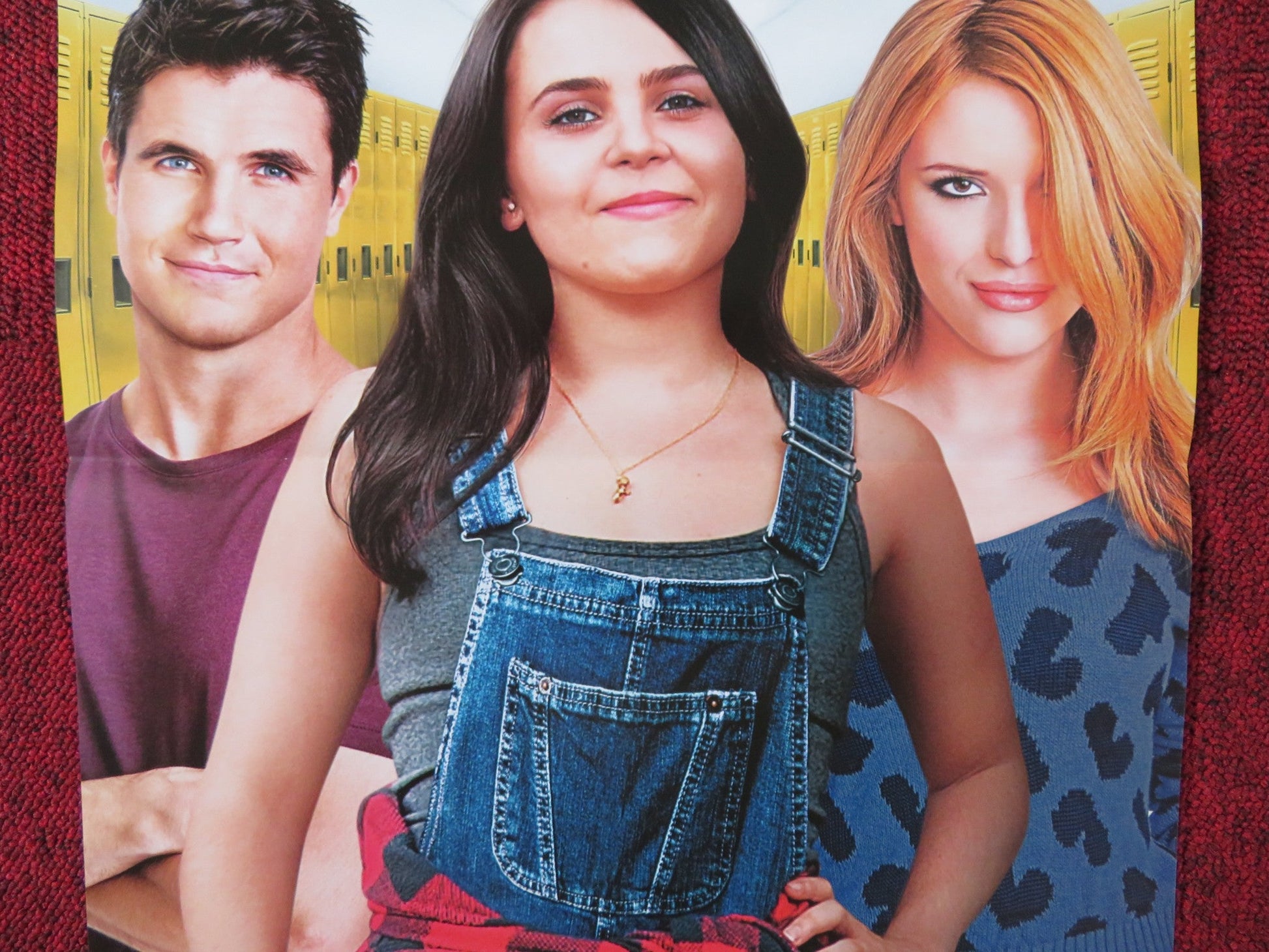 L'A.S.S.O. NELLA MANICA ITALIAN LOCANDINA POSTER MAE WHITMAN ROBBIE AMELL 2015 Rendezvous Cinema Movie posters