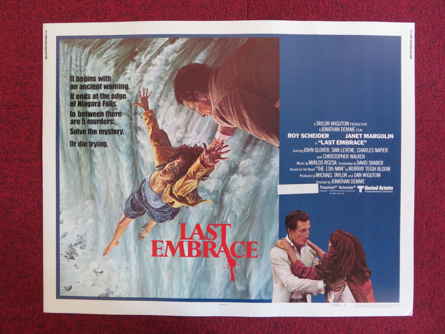 LAST EMBRACE - STYLE B US HALF SHEET (22"x 28") POSTER ROY SCHEIDER 1979 Rendezvous Cinema Movie posters