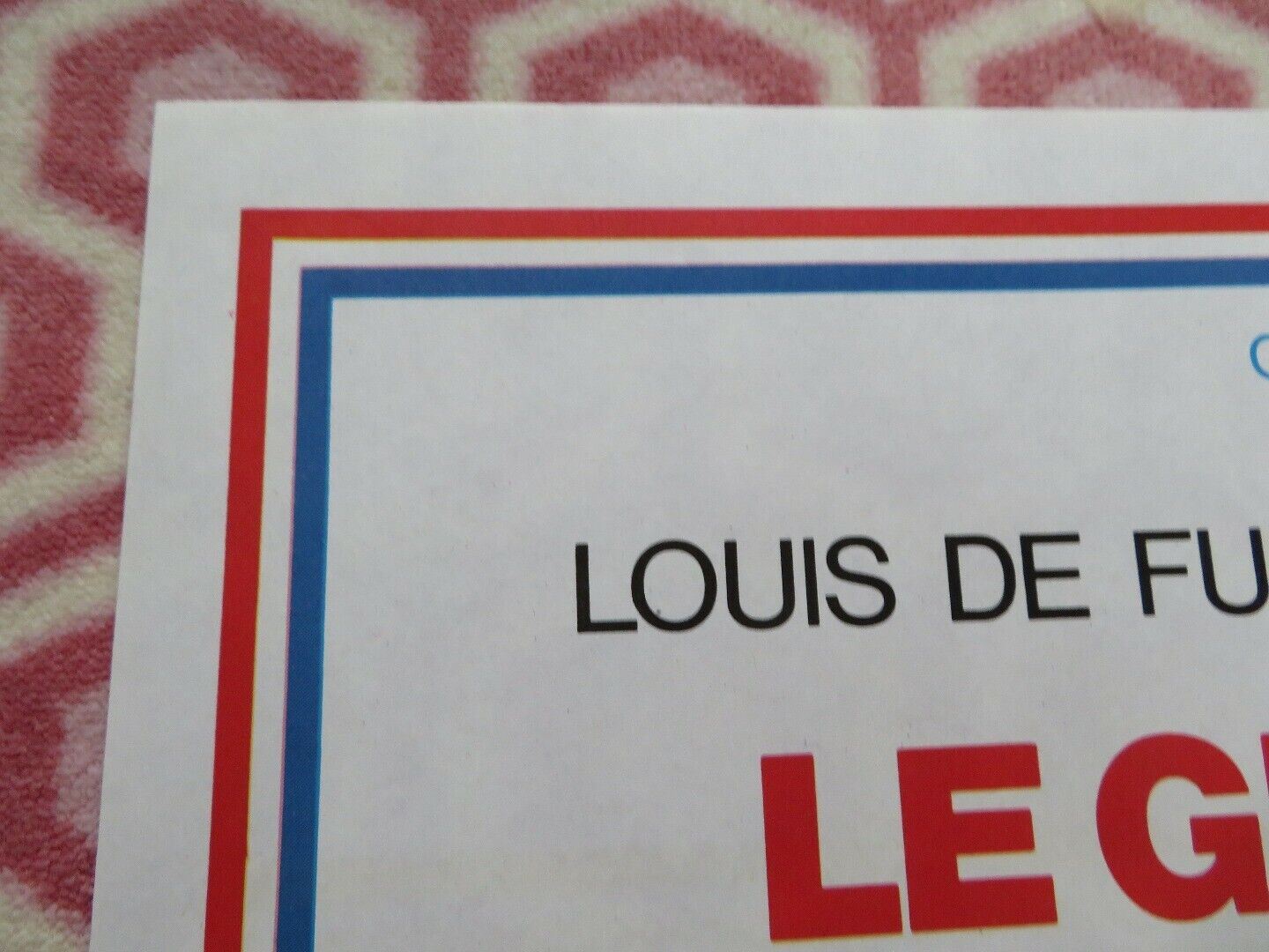 LE GENDARME ET LES GENDARMETTES FRENCH (30"X 22.5") ROLLED POSTER 1982 - Rendezvous Cinema