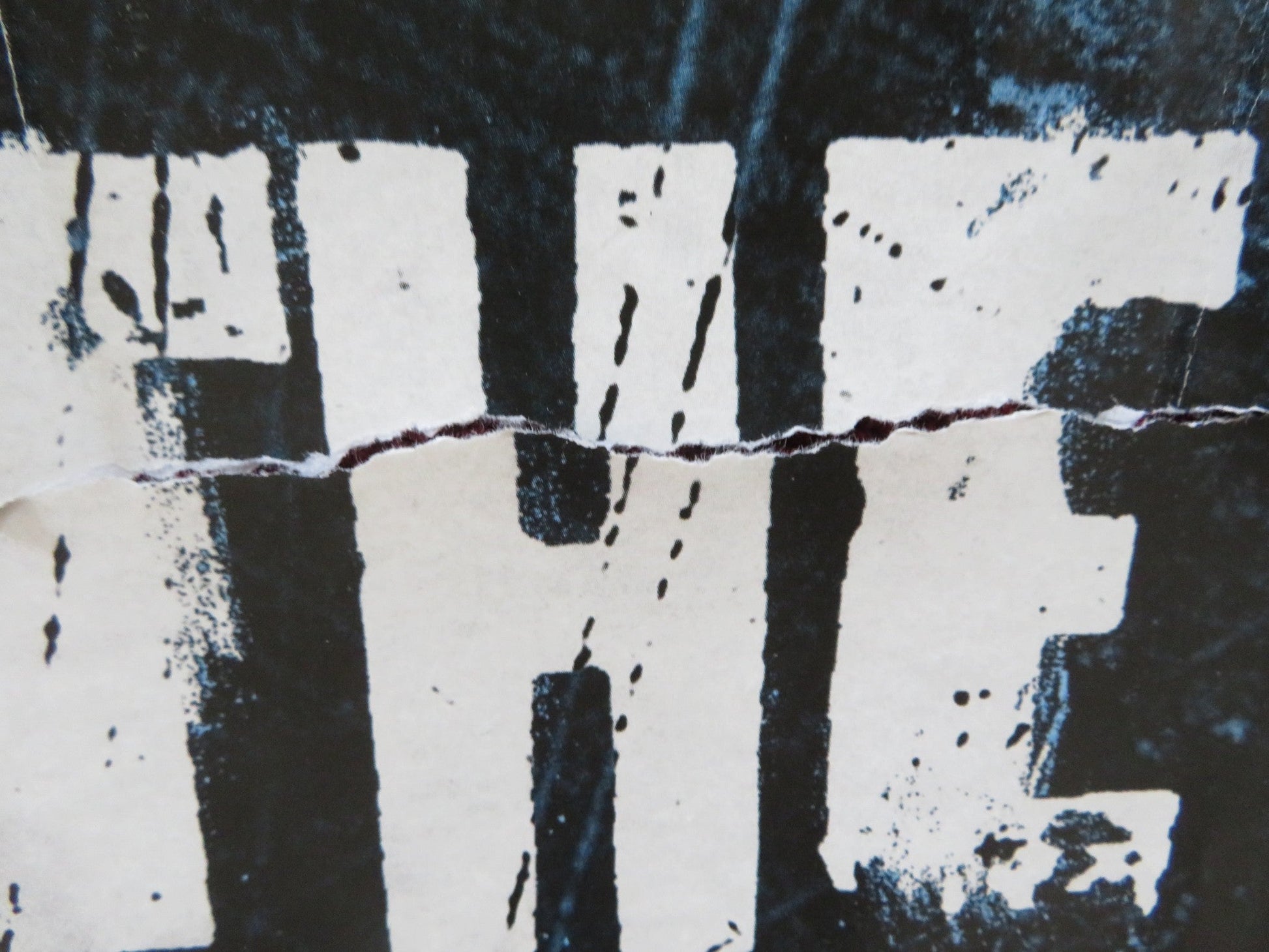 LET THE RIGHT ONE IN UK QUAD (30"x 40") ROLLED POSTER KARE HEDEBRANT 2008 Rendezvous Cinema Movie posters