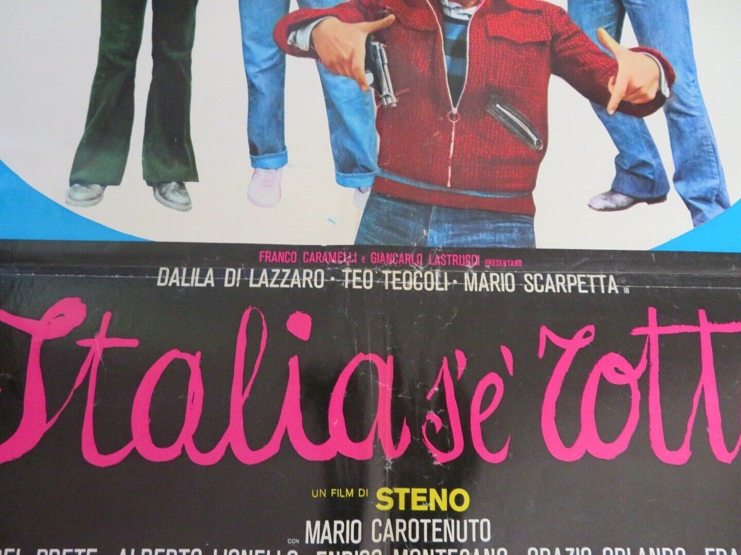 L'ITALIA S'E ROTTA.. Italy is Broken - A ITALIAN FOGLIO POSTER DALILA DI LAZZARO Movie posters
