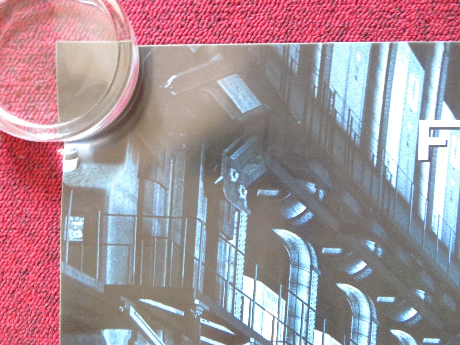 LOCKOUT - B UK QUAD ROLLED POSTER GUY PEARCE MAGGIE GRACE 2012 Rendezvous Cinema Movie posters