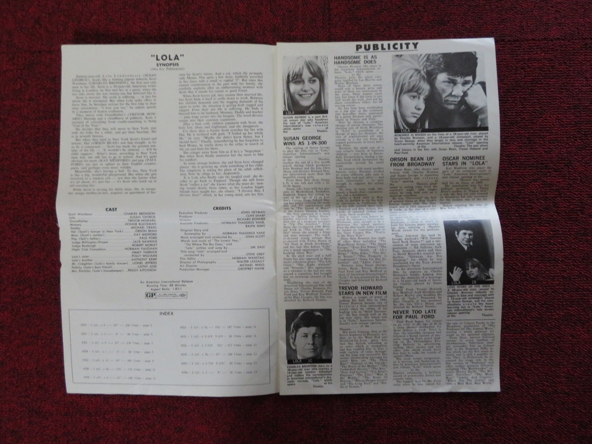 LOLA / LONDON AFFAIR - PRESSBOOK UNCUT AMERICAN INT. CHARLES BRONSON 1970 Rendezvous Cinema Movie posters