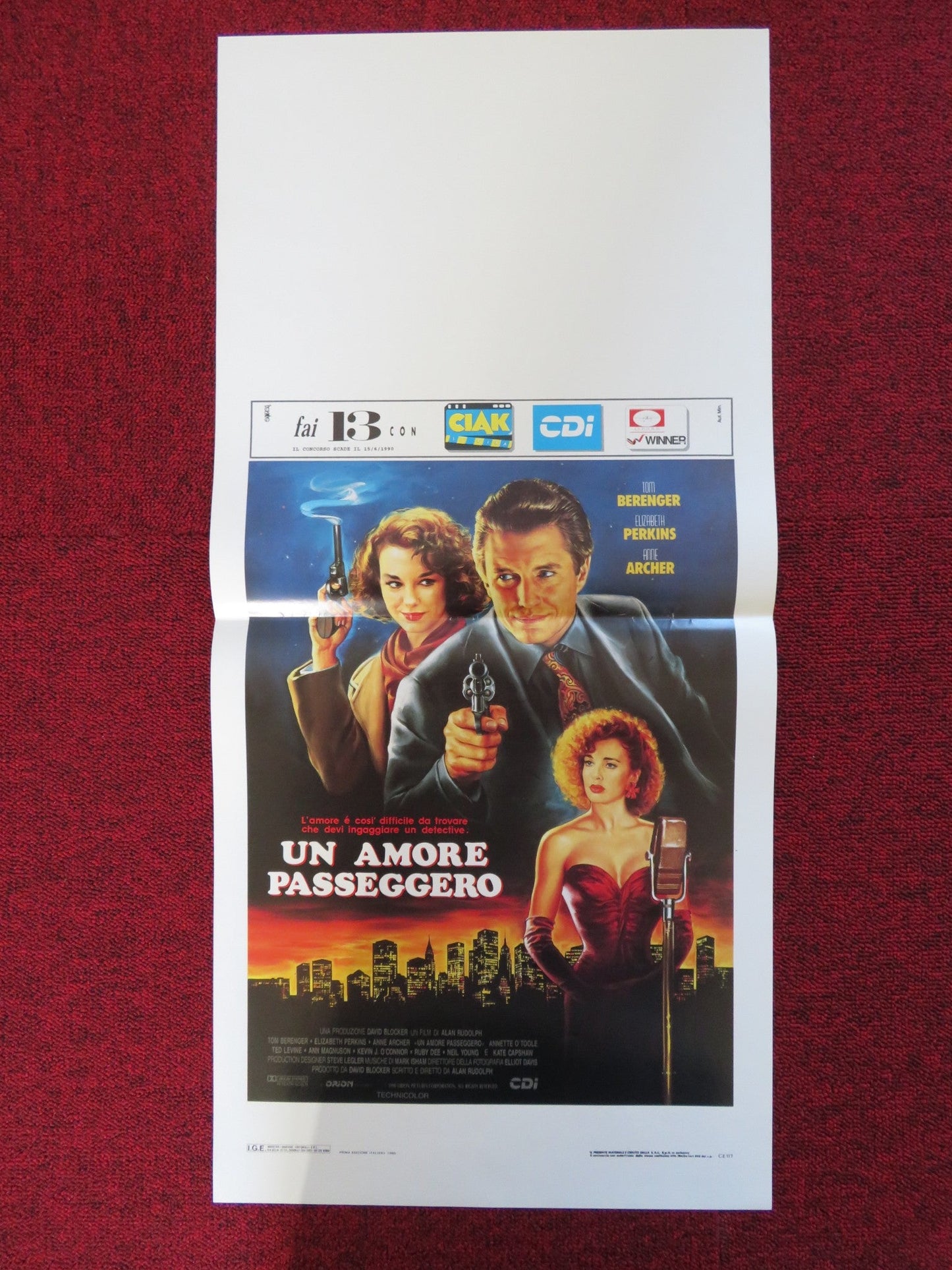 LOVE AT LARGE ITALIAN LOCANDINA POSTER TOM BERENGER ELIZABETH PERKINS 1990 Rendezvous Cinema Movie posters