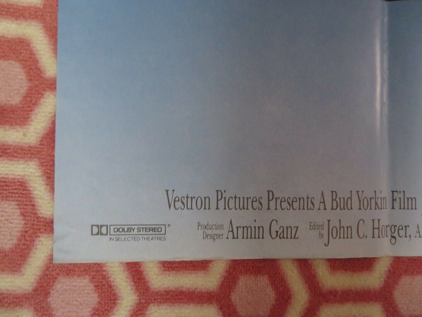 LOVE HURTS BRITISH QUAD (30"x 40") POSTER JEFF DANIELS SYNTHIA SIKES 1990 Movie posters