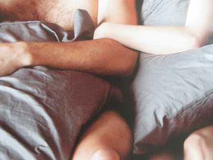 LOVE & OTHER DRUGS - A US ONE SHEET ROLLED POSTER J. GYLLENHAAL A. HATHAWAY 2010 Rendezvous Cinema Movie posters