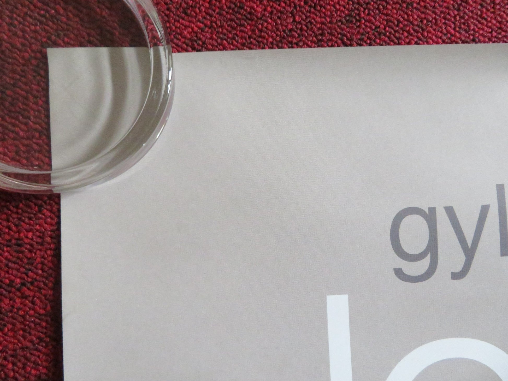 LOVE & OTHER DRUGS - A US ONE SHEET ROLLED POSTER J. GYLLENHAAL A. HATHAWAY 2010 Rendezvous Cinema Movie posters