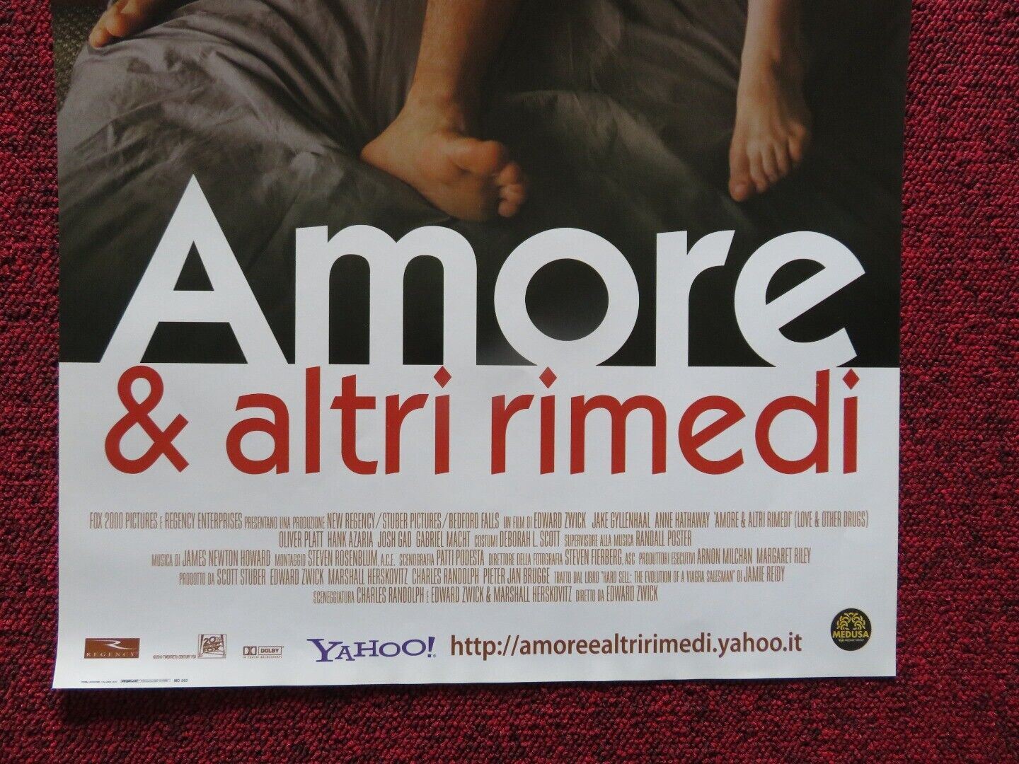 LOVE & OTHER DRUGS ITALIAN LOCANDINA (27"x12.5") POSTER JAKE GYLLENHAAL 2010 - Rendezvous Cinema