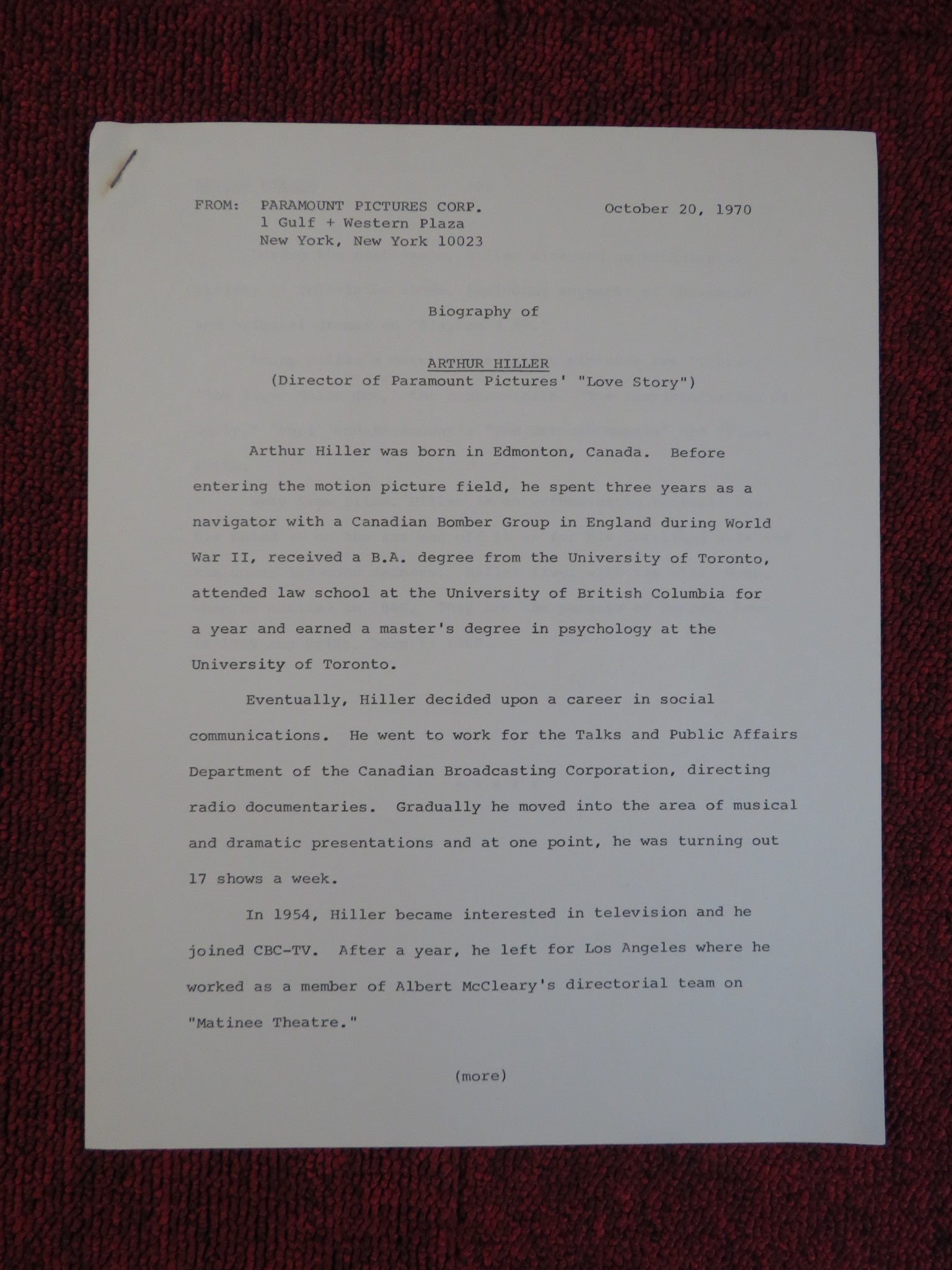 LOVE STORY PRESSKIT PARAMOUNT PICTURES ALI MACGRAW RYAN O'NEAL 1970 Rendezvous Cinema Movie posters