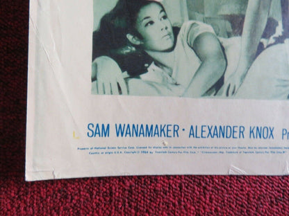 MAN IN THE MIDDLE US HALF SHEET (22"x 28") POSTER ROBERT MITCHUM 1964 Movie posters