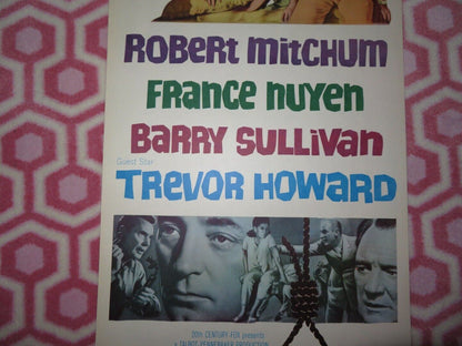 MAN IN THE MIDDLE US INSERT (14"x 36") POSTER ROBERT MITCHUM FRANCE NUYEN 1964 Movie posters